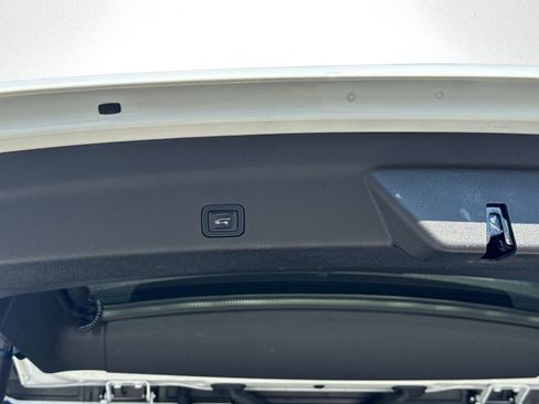 Used 2022 Chevrolet Tahoe LT image 12