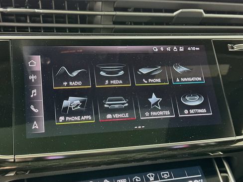 Used 2021 Audi Q8 Prestige w/ Prestige Package AWD/4WD image 25