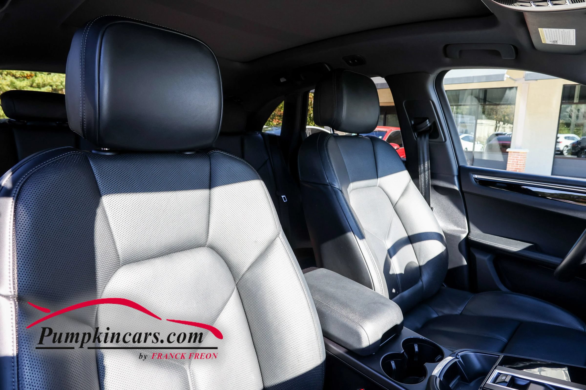 Used 2023 Porsche Macan AWD/4WD image 23