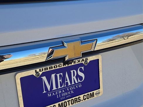 Used 2023 Chevrolet Traverse LS image 13