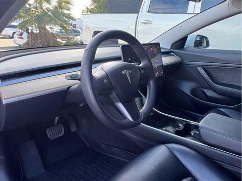 Used 2020 Tesla Model 3 Standard Range Plus image 18