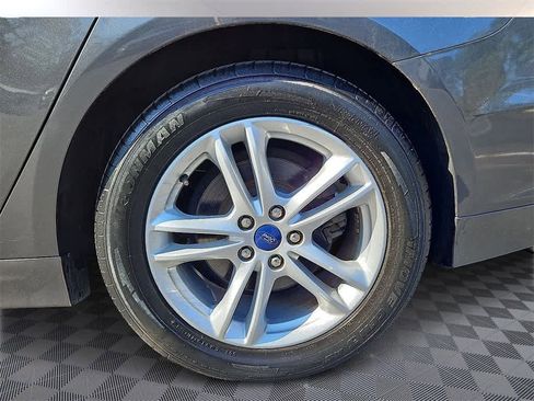 Used 2018 Ford Fusion SE w/ Fusion SE Technology Package image 7