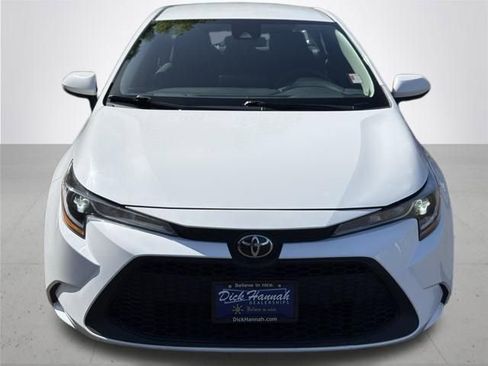 Used 2022 Toyota Corolla LE FWD image 3