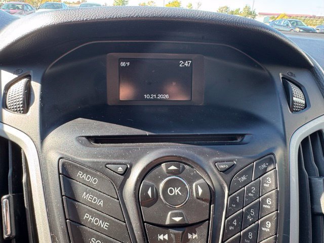 Used 2014 Ford Focus SE FWD image 21