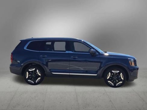 Used 2024 Kia Telluride S w/ S Sunroof Package image 7