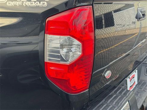 Certified 2017 Toyota Tundra SR5 image 9