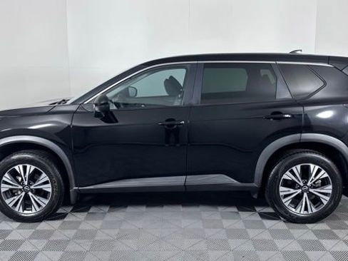 Used 2022 Nissan Rogue SV FWD image 5