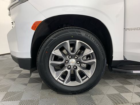 Used 2024 Chevrolet Tahoe LT w/ Luxury Package RWD image 11