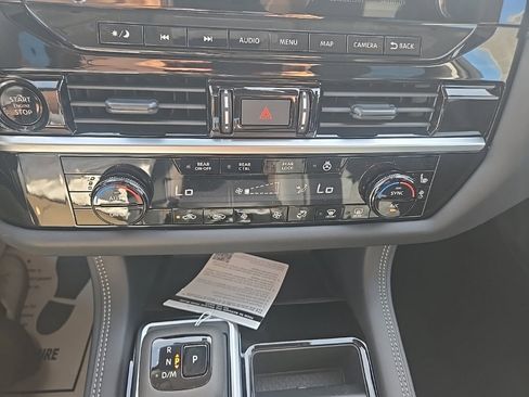 New 2025 Nissan Pathfinder Platinum w/ Lighting Package (N92) image 19