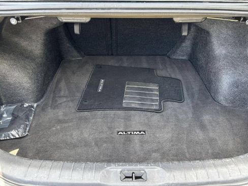 Used 2025 Nissan Altima 2.5 SV FWD image 25