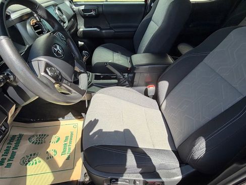 Used 2023 Toyota Tacoma TRD Off-Road w/ Technology Package image 10