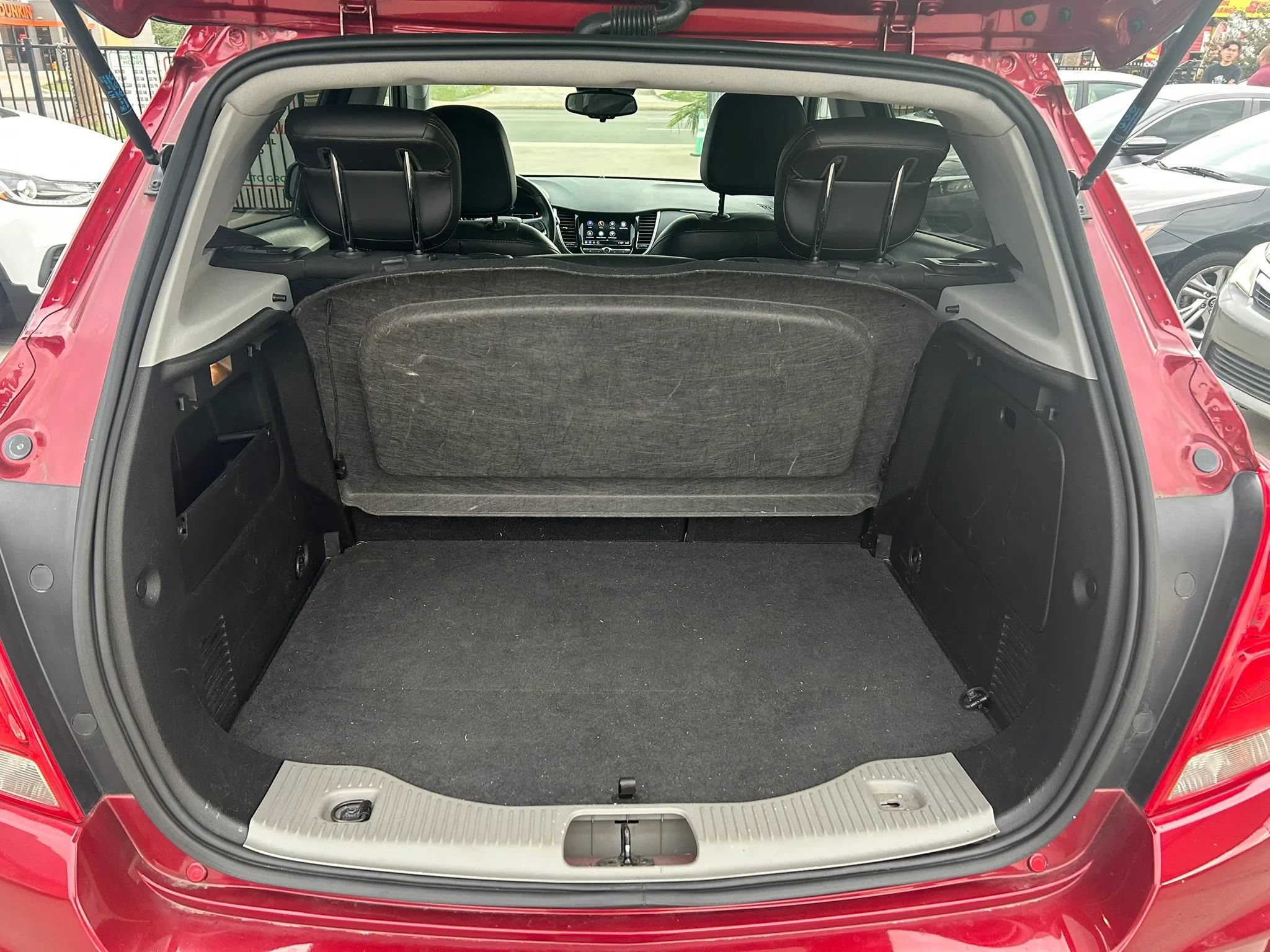 Used 2018 Chevrolet Trax LT w/ LT Convenience Package FWD image 28