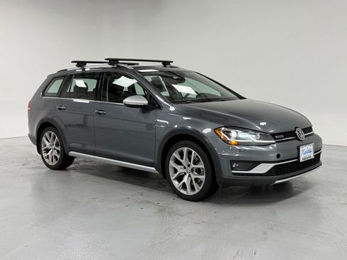 Used 2019 Volkswagen Golf Alltrack SE image 5
