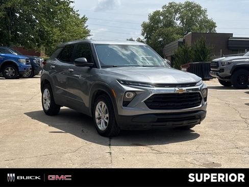 Used 2025 Chevrolet TrailBlazer LS w/ LS Convenience Package FWD image 1