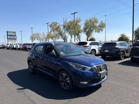 Used 2020 Nissan Kicks SR FWD image 3