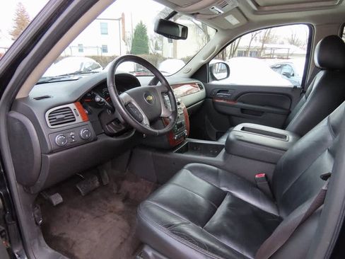 Used 2014 Chevrolet Tahoe LT w/ Luxury Package image 2