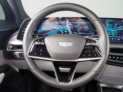Used 2024 Cadillac Lyriq Luxury AWD/4WD image 16