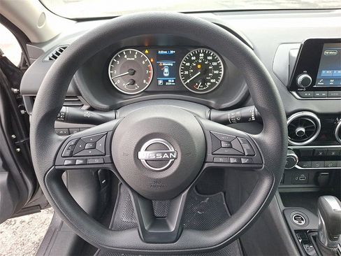 Used 2025 Nissan Sentra S image 19