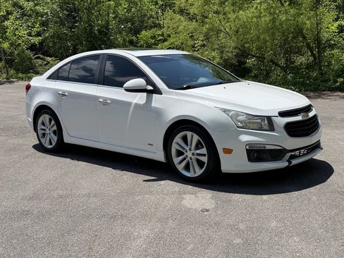 Used 2015 Chevrolet Cruze LTZ w/ Sun, Sound and Sport Package FWD image 4