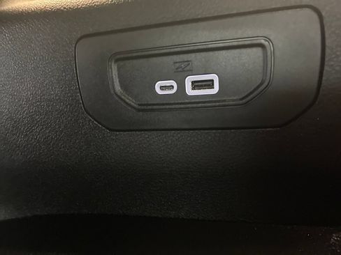 Used 2025 Jeep Grand Cherokee L Altitude AWD/4WD image 16