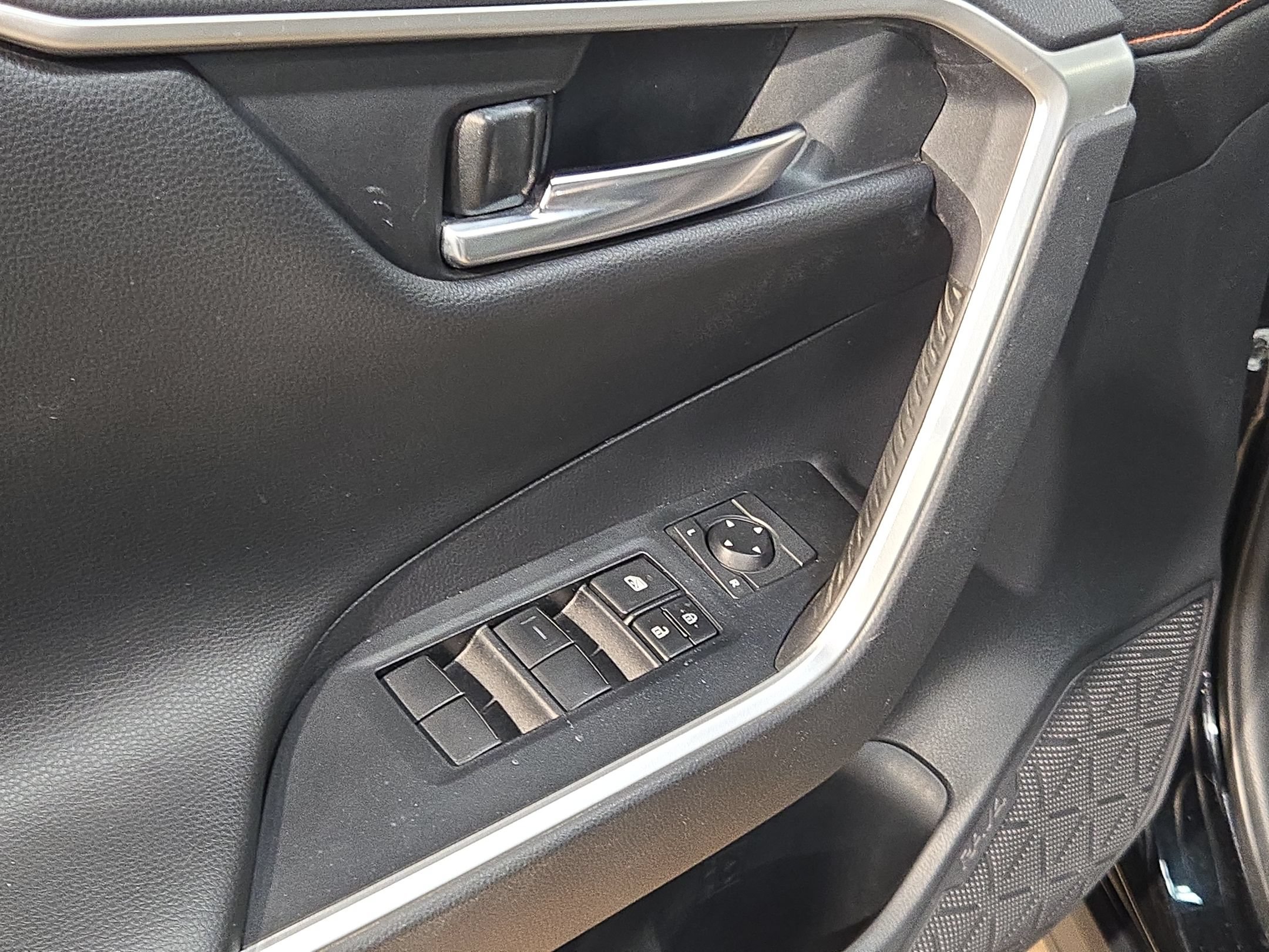 Used 2019 Toyota RAV4 Adventure AWD/4WD image 21