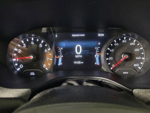 Used 2024 Jeep Compass Latitude image 18