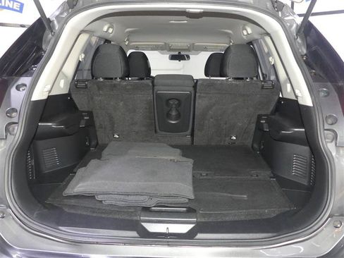 Used 2017 Nissan Rogue S AWD/4WD image 9