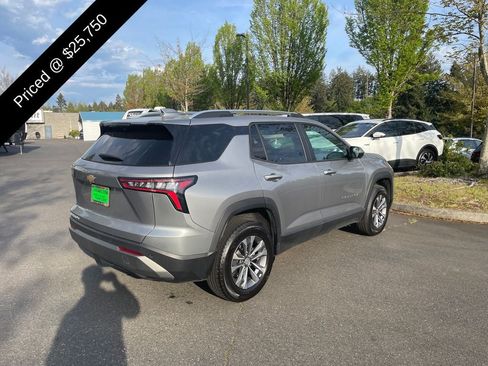 Used 2025 Chevrolet Equinox LT w/ Convenience Package II AWD/4WD image 3