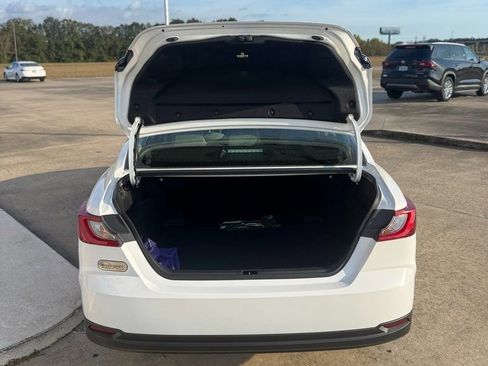 Used 2026 Toyota Camry LE w/ Convenience Package image 10