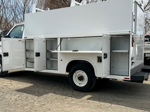 New 2025 Ford E-350 and Econoline 350 Super Duty w/ Power Equipment Group RWD image 24