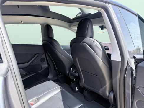 Used 2022 Tesla Model Y Performance image 35