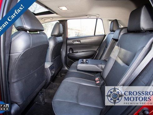 Used 2022 Toyota Corolla Cross XLE w/ Convenience Package image 21