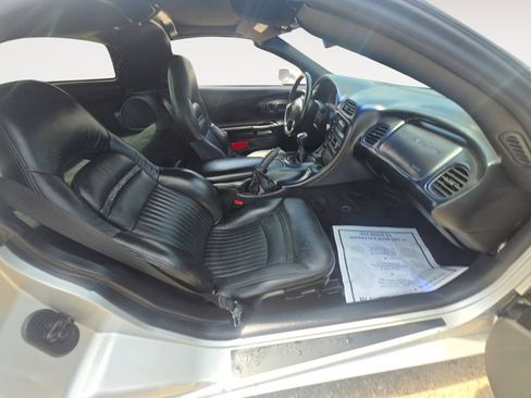 Used 2001 Chevrolet Corvette Coupe w/ Preferred Equipment Group2 RWD image 15