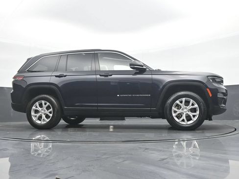 Used 2023 Jeep Grand Cherokee Limited AWD/4WD image 31