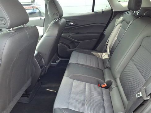 Used 2025 Chevrolet Trax LT FWD image 25