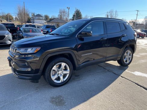 Used 2024 Jeep Compass Latitude image 1