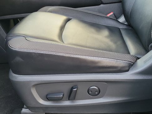 Used 2023 Nissan Pathfinder SL image 17