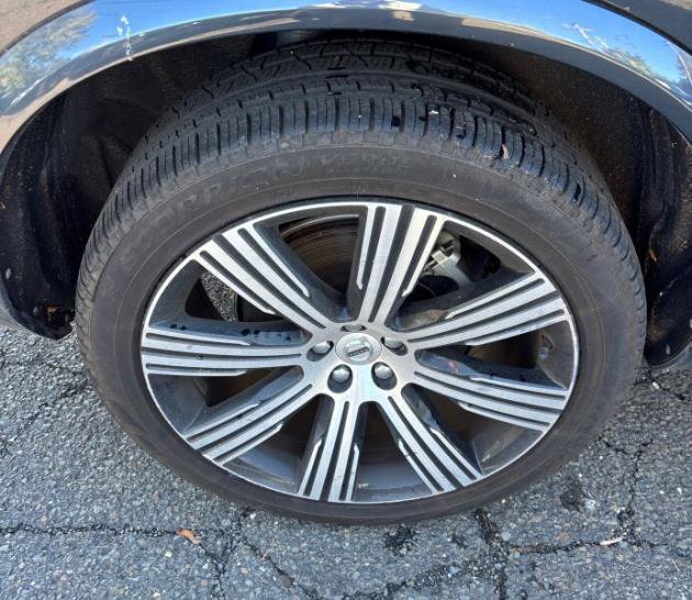 Used 2024 Volvo XC90 B5 Plus w/ Protection Package Premier AWD/4WD image 10