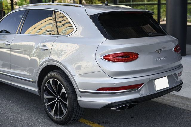 Used 2021 Bentley Bentayga AWD/4WD image 44