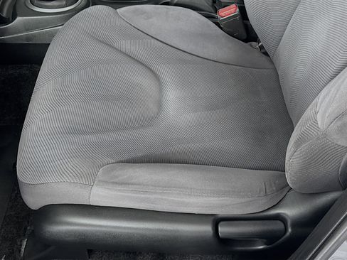 Used 2010 Honda Fit image 17