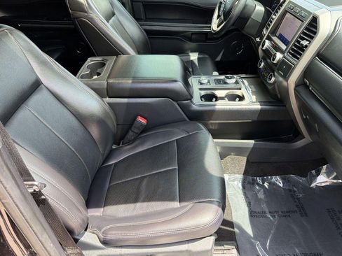 Used 2020 Ford Expedition XLT w/ Equipment Group 202A AWD/4WD image 28