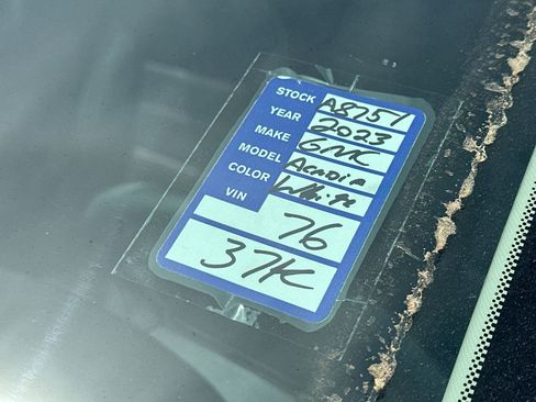 Used 2023 GMC Acadia Denali image 28