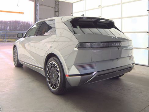 Used 2024 Hyundai Ioniq 5 Limited image 4