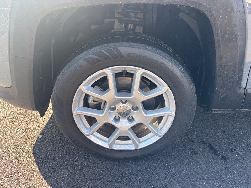 Used 2020 Jeep Renegade Latitude w/ Popular Equipment Group AWD/4WD image 15