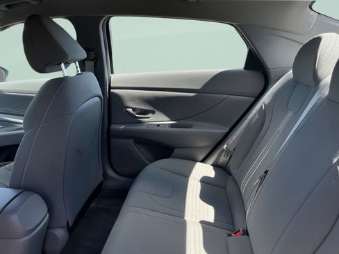 Used 2022 Hyundai Elantra SEL w/ Convenience Package FWD image 20