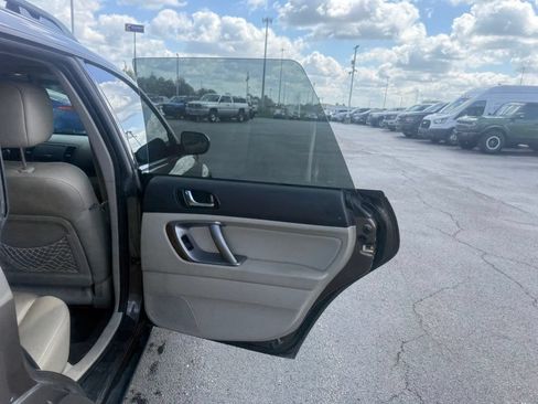 Used 2009 Subaru Outback 2.5i Limited AWD/4WD image 45