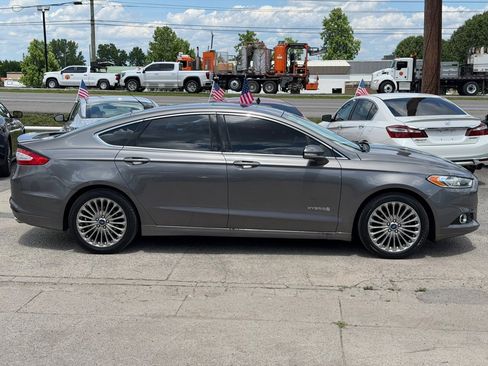 Used 2013 Ford Fusion Titanium FWD image 4