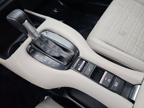 Used 2024 Honda HR-V LX image 31