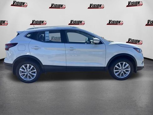 Used 2022 Nissan Rogue Sport SV w/ Technology Package AWD/4WD image 4