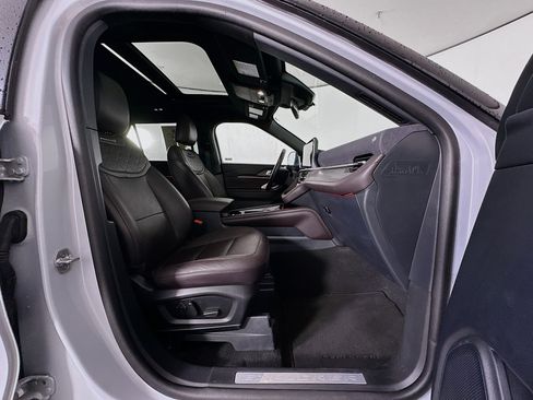 Used 2025 Ford Explorer Platinum w/ LUX Leather Package AWD/4WD image 35